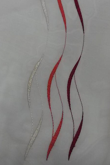 Tenda in voile con ricamo rosso Gerster 195/0043
