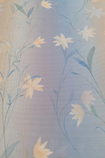 Tenda azzurra con fiori