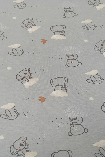 Koala in maglia di cotone su una nuvola