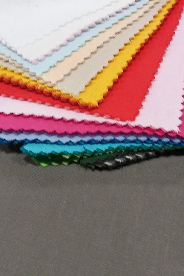 Tessuto di cotone UNI grigio marrone