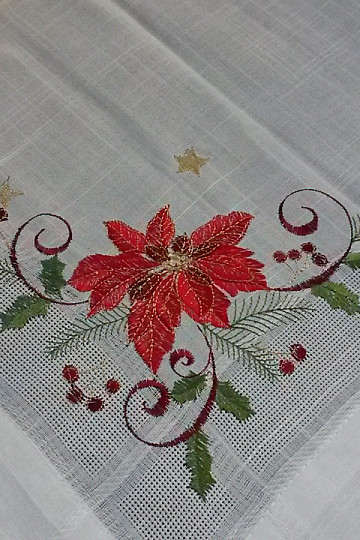 Tovaglia e sciarpe natalizie ricamate ROSE