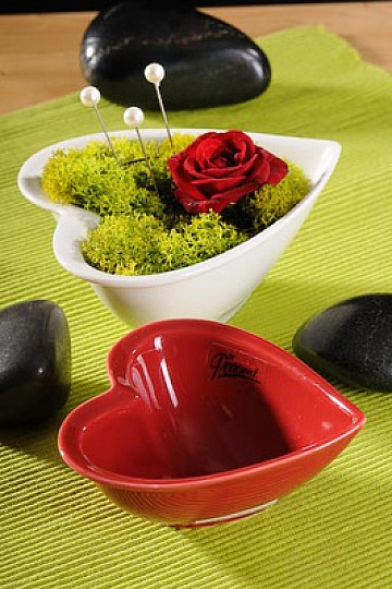 Ciotola a cuore rosso