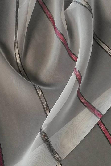 Tenda in voile grigio e riga viola