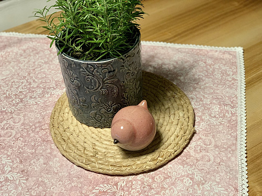 Tovaglia rosa antico con pizzo 70x70