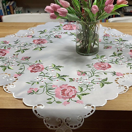 Tovaglia e sciarpa ricamate ROSE