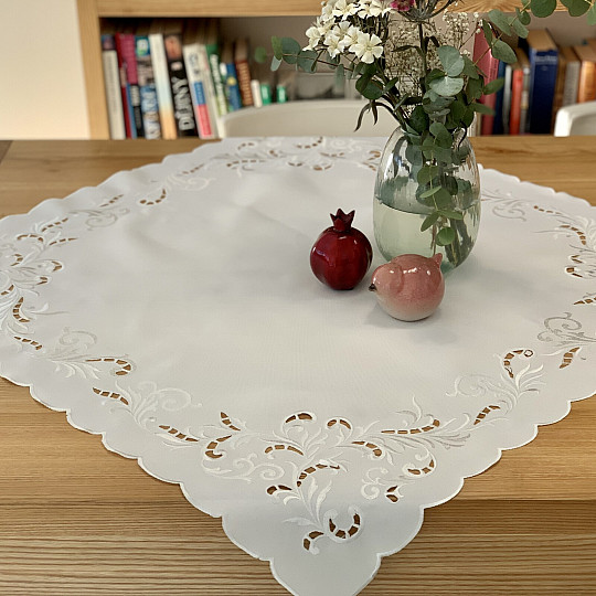 Tovaglia e sciarpa TRAFORATA BIANCA
