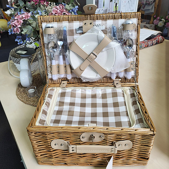 Cestino da picnic GARDEN a quadri beige per 4 persone