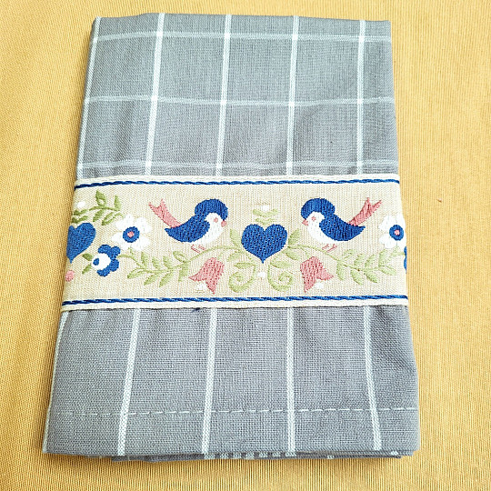 Asciugamani di GRANDMOTHER GREY WITH BIRDS