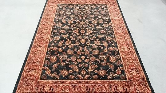 Lussuosi tappeti in lana ROYAL all-over flower verde/nero