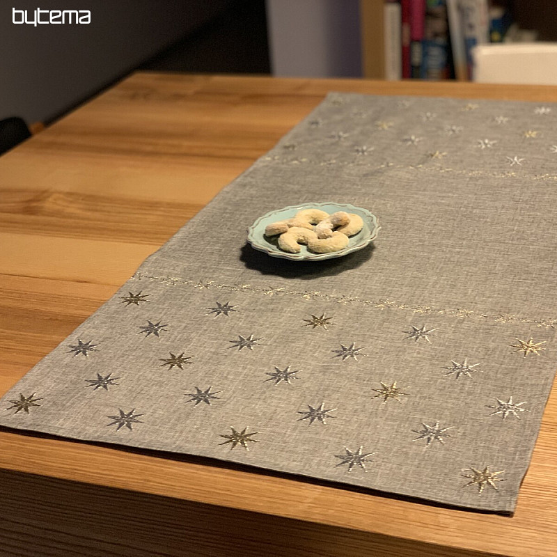 Tovaglia natalizia grigio-beige ricamata con stelle