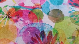 Fiori ovunque guardi. La primavera si fa vedere anche sui tessuti