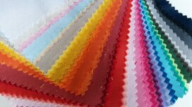 Tessuti del 2018: viola, rosa, verde, fantasia e discreti