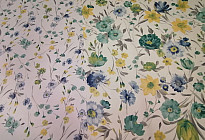 UN&#39;INFLUENZA DI FIORI SUI TESSUTI DELLA COLLEZIONE TWISTER JARDINS