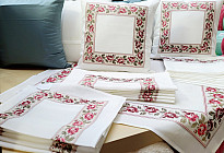 Coperte e tovaglie ricamate in stile country