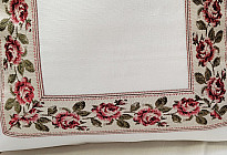 Coperte e tovaglie ricamate in stile country