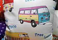 Autobus allegri e pois colorati