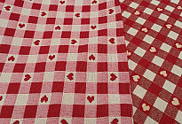 Quali tessuti decorativi per le tende del cottage?