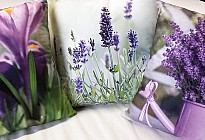 La primavera sta iniziando! Accessori e tessuti per la casa pieni di fiori colorati
