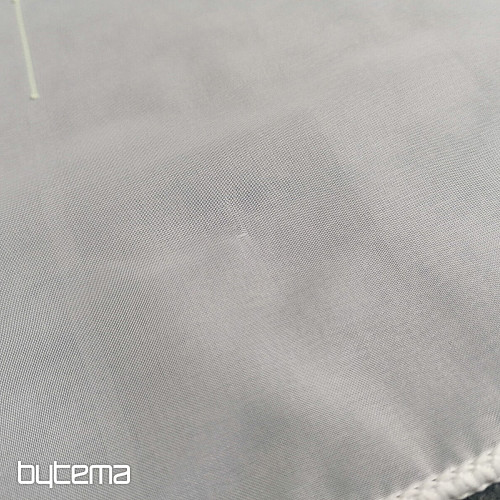 Tenda in voile bianco con ricami verde-beige