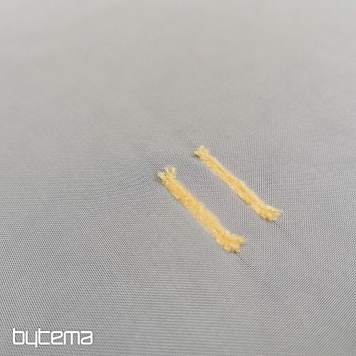 Tenda in voile crema chiaro con linee cucite arancione chiaro