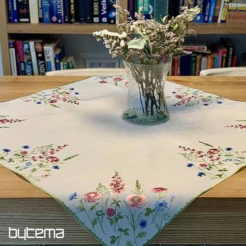 Tovaglia e scialle ricamati FIORI DI PRATO