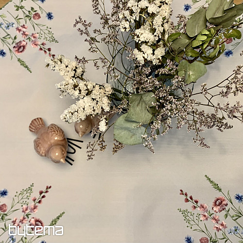 Tovaglia e scialle ricamati FIORI DI PRATO