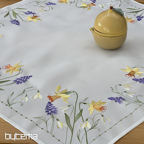 Tovaglia e sciarpa ricamate NARCISI E FIGLIA DI NEVE