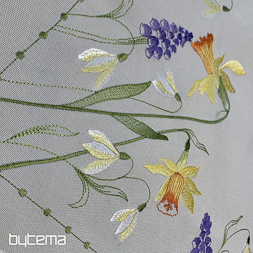 Tovaglia e sciarpa ricamate NARCISI E FIGLIA DI NEVE