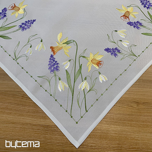 Tovaglia e sciarpa ricamate NARCISI E FIGLIA DI NEVE