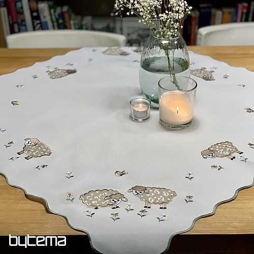 Tovaglia e sciarpa ricamate AGNELLI PASQUALI