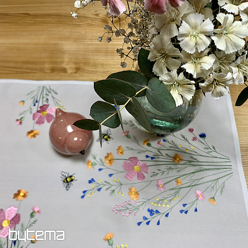 Tovaglia e sciarpa ricamate Prato e api