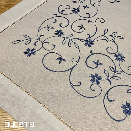 Tovaglia e sciarpa ricamate FIORE BIANCO BLU