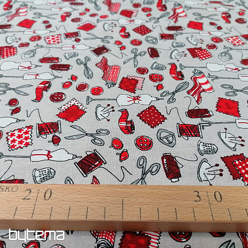 Tessuto in cotone LABORATORIO DI CUCITO rosso