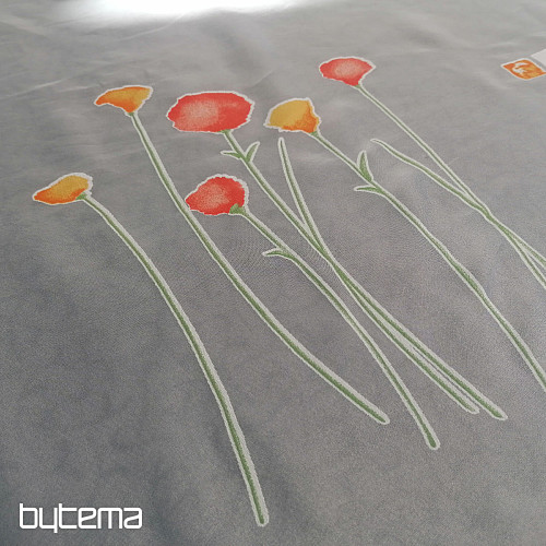 Tenda in voile bianco con fiori primaverili